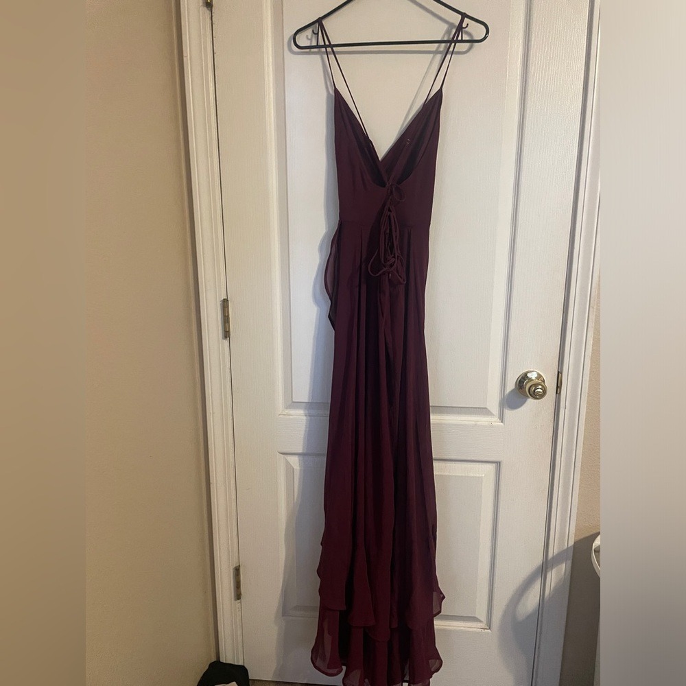 NWOT Lulus Maxi Dress Women L Burgundy Ruffle Lace Up Back Hig Slit Hem Romantic - Picture 4 of 7